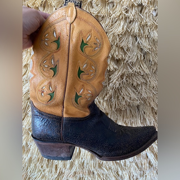 Beautiful Vintage Women’s Justin Cowboy Boots - Picture 3 of 13